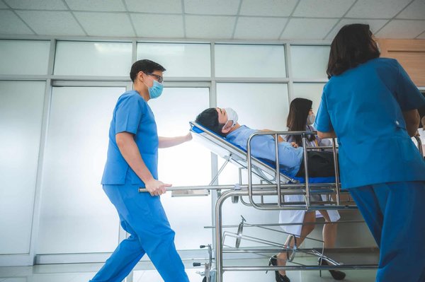 Urgence médicale à Lyon : Qui contacter et que faire ?